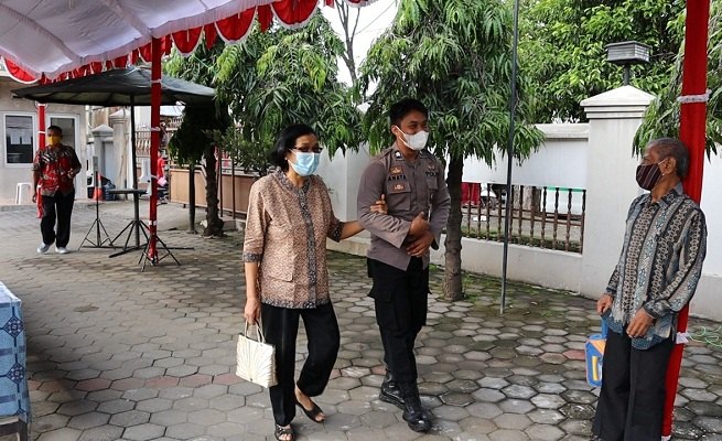 Natal Penuh Kasih Dari Anggota Polres Grobogan