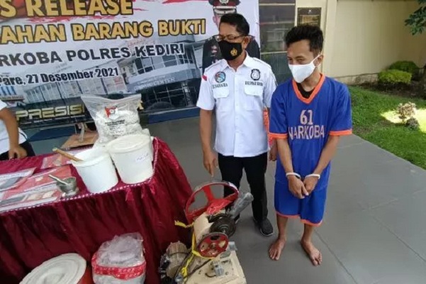 Polres Kediri Grebek Rumah Produksi Narkoba 