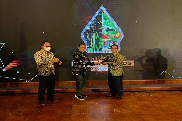 Rektor UNS Sebut AMSI Jateng Digital Awards 2022 Dorong untuk Semakin Digitalisasi