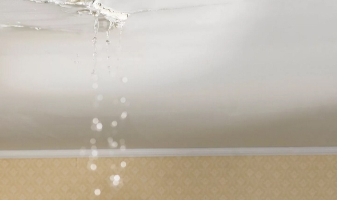 Biaya Perbaikan Atap Rumah yang Bocor Beserta Simulasinya