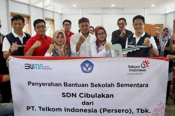 Sudah Jadi, Sekolah Sementara Bantuan Telkom di Cianjur Dilengkapi Internet Cepat