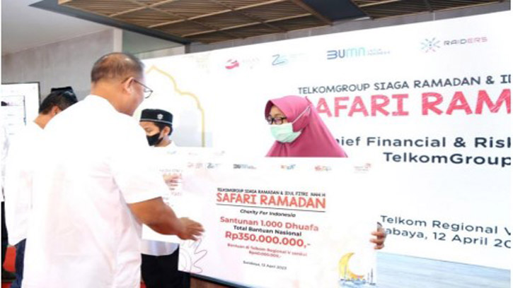 Telkom Salurkan Bantuan Senilai Rp1,6 Miliar saat Safari Ramadan