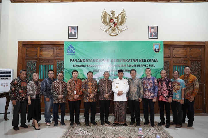 Semen Gresik dan Pemkab Rembang Komitmen Ubah Sampah Jadi Bahan Bakar Alternatif