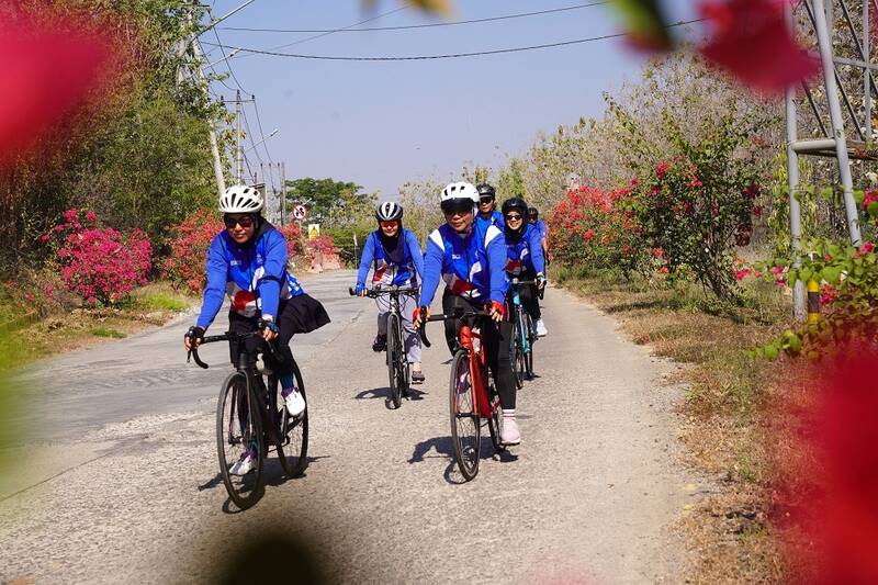 Peringati Hari Lingkungan Hidup Sedunia 2024, Semen Gresik Ajak Puluhan Karyawan Ikuti Aksi Bike to Work