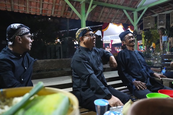 Semen Gresik Hadiri Pentas Pewayangan Sedulur Sikep Samin Klopoduwur Kabupaten Blora