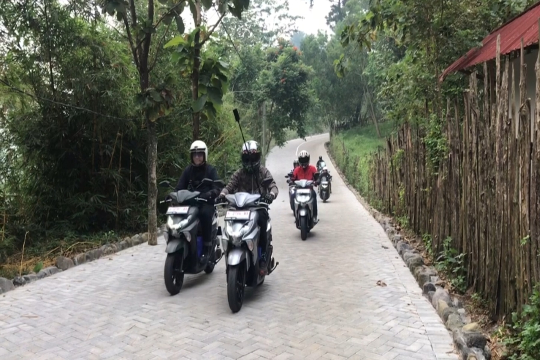 Touring Yamaha Gear Ultima di Semarang: Jelajahi Jalan Perkotaan Sembari Bawa Barang Belanjaan
