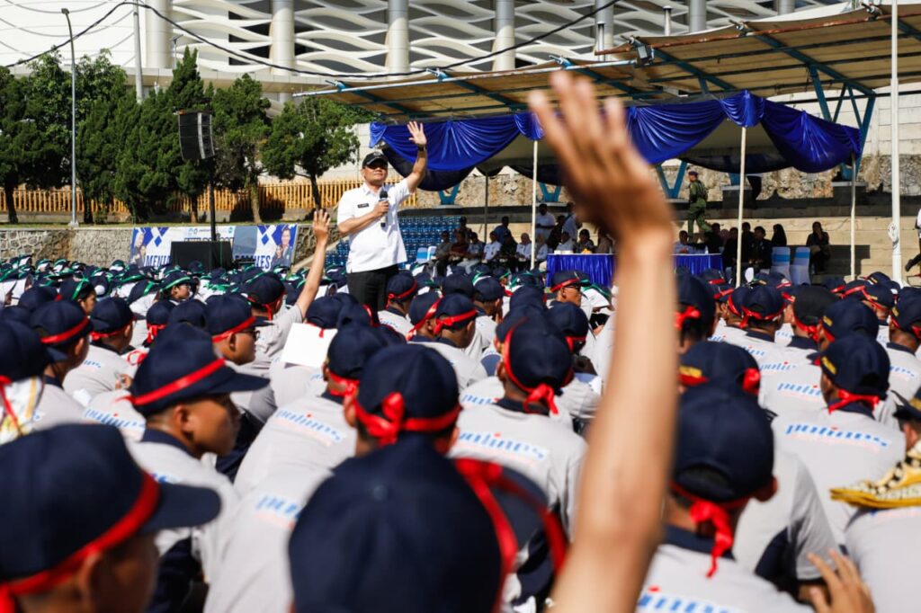 Di Polines, Ahmad Luthfi Pacu Motivasi Ribuan Mahasiswa Baru