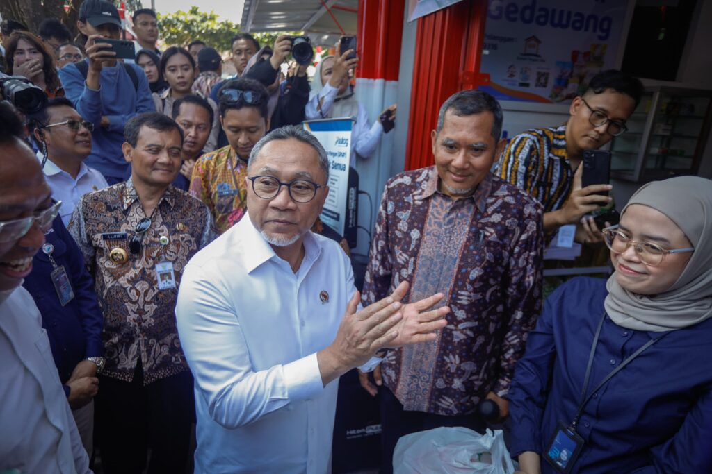 Ahmad Luthfi dan Zulkifli Hasan Tinjau Koperasi Kelurahan Merah Putih Gedawang Semarang, Beromzet Rp 48 Juta selama 1,5 Bulan