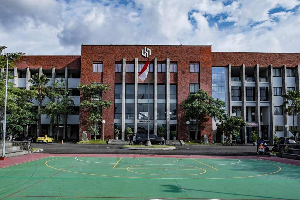 Banjir Beasiswa di Universitas Harkat Negeri Tegal, Termasuk untuk Influencer