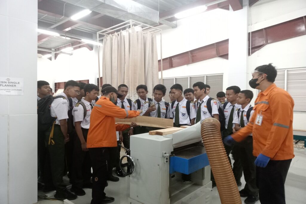 Sentra IKM Sri Kayu Mulai Dikenal Lewat Furni Fest 2025