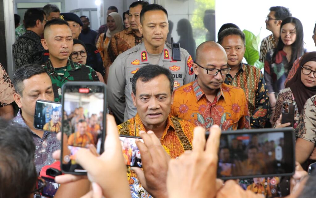 Gubernur Ahmad Luthfi Pastikan Kota Pekalongan Kondusif dan Pelayanan Publik Berjalan Normal