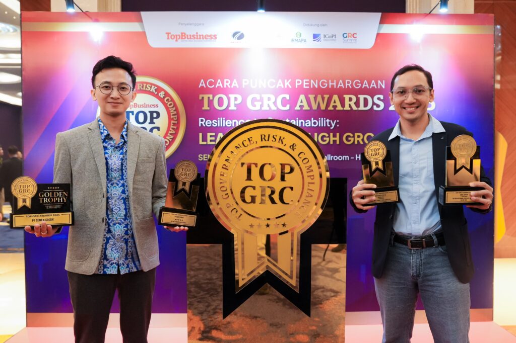 Tiga Tahun Berturut-turut Raih Bintang Lima, PT Semen Gresik Dianugerahi Golden Trophy GRC Awards 2025