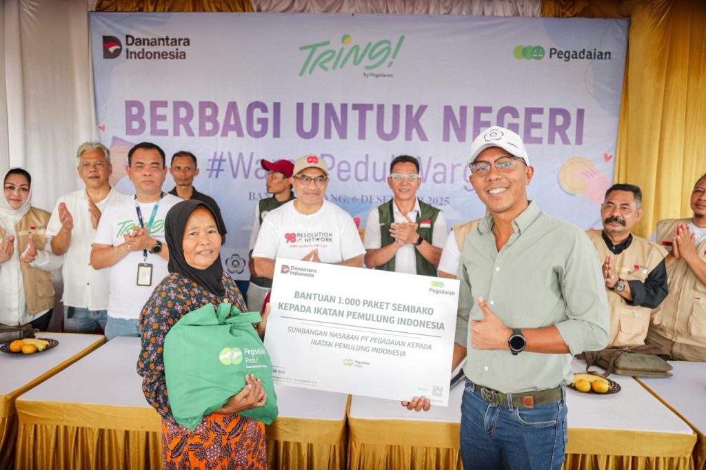 Hadirkan Aksi Nyata, Pegadaian Salurkan 1.000 Paket Sembako kepada Ikatan Pemulung Indonesia