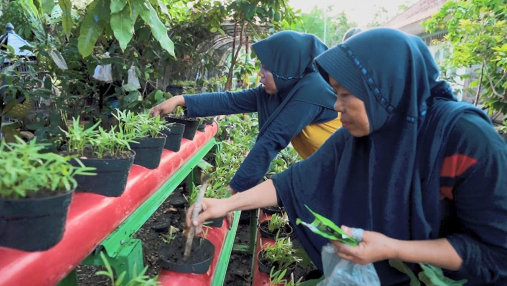 Semen Gresik Maknai Hari Kartini dengan Mendorong Peran Perempuan dalam Pengelolaan Lingkungan