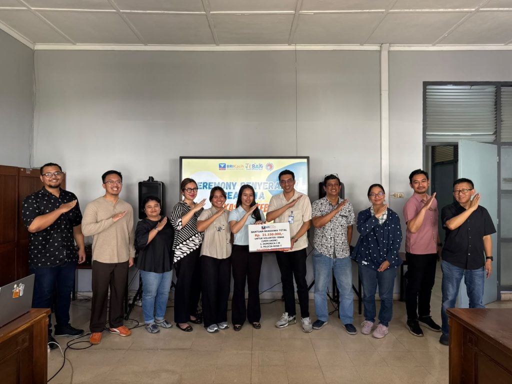 BRI Salatiga Salurkan Beasiswa BRI Kasih untuk Dua Mahasiswi UKSW