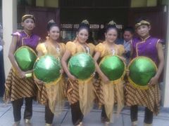 Berkunjung ke SOLOPOS