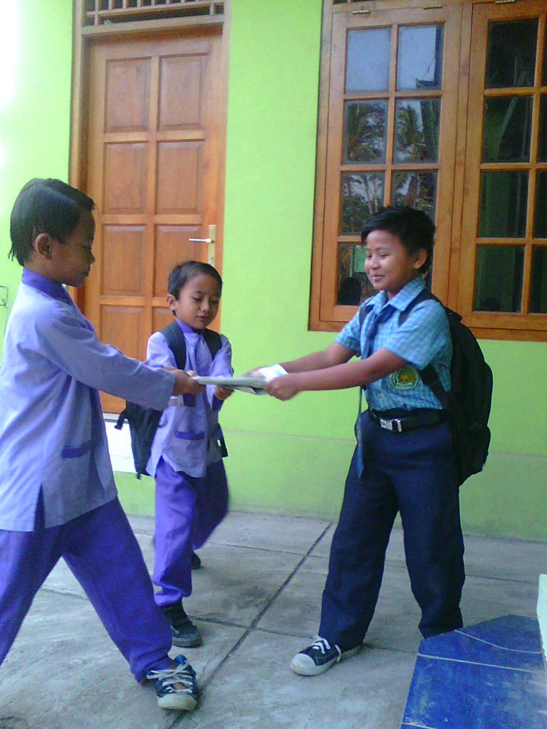 Berebut Koran Solopos Dipagi Hari