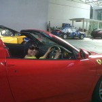 Uji Nyali Naik Ferrari