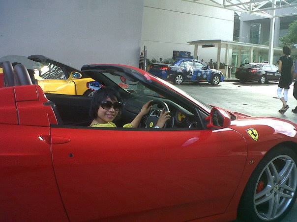 Uji Nyali Naik Ferrari