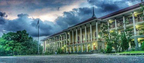 Gedung Pusat UGM, Dulu dan Kini Tetap di Hati