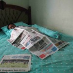 Tidur Berselimut Koran Solopos