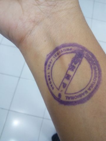 Mendadak, Kami Dites Urine…