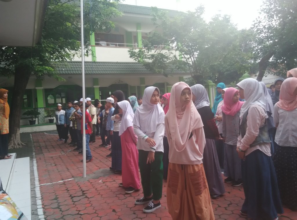 SD AL-AZHAR SYIFA BUDI SOLO Gelar MABIT 2016 (Malam Bina Iman dan Taqwa).