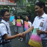 OSIS SMA Yosef menyemangati UN