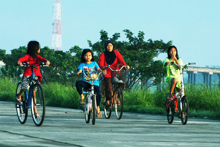 AWAS PREDATOR PEDOFILIA