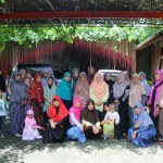 PENULIS BERTUGAS MENGEDIT TULISAN