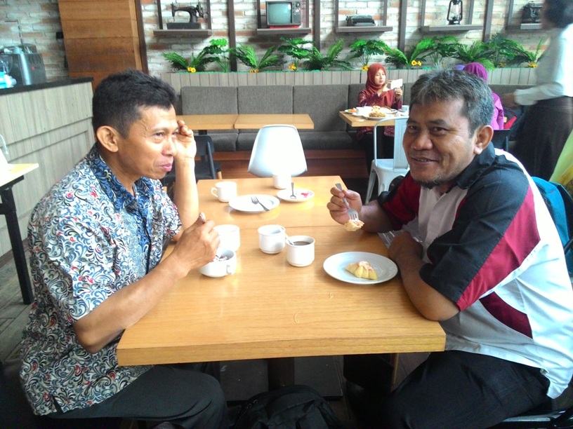 Yuk, Makan Makanan Dengan Cara Dipuluk