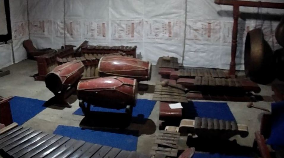 MENGULIK KEBUDAYAAN JAWA di LERENG GUNUNG LAWU