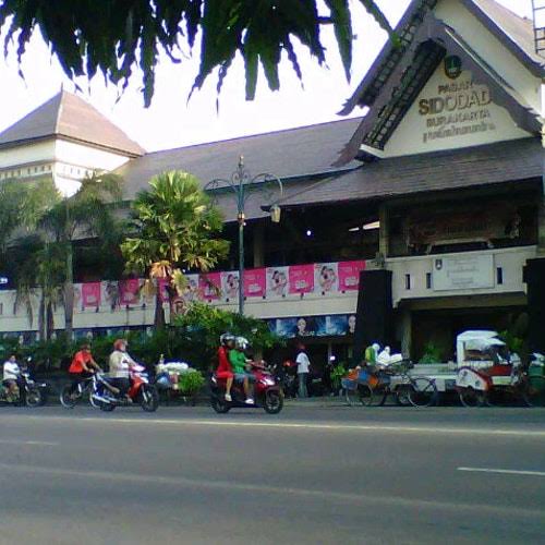 Pasar Cuan Dengan Omset Gila