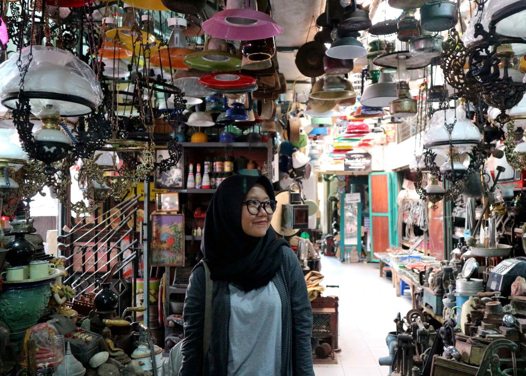 Menjual Kenangan, Membeli Sejarah di Pasar Triwindu