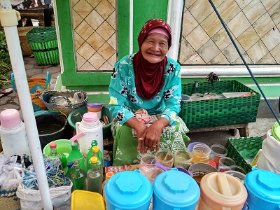 KEUNIKAN PENJUAL JAMU TRADISIONAL DI PASAR MANGU