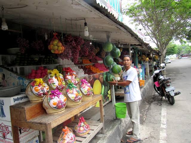 PASAR SORE KLATEN, SALAH SATU TEMPAT YANG TIDAK BOLEH KAMU LEWATKAN KETIKA BERKUNJUNG KE KLATEN.