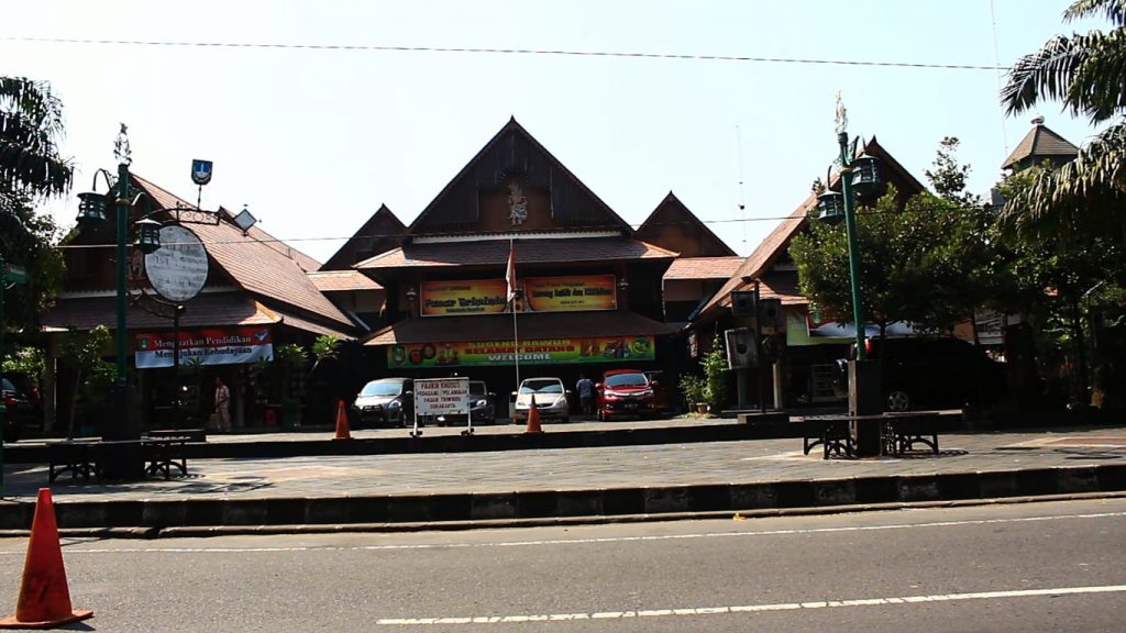 PASAR TRIWINDU PASAR TRADISIONAL SOLO