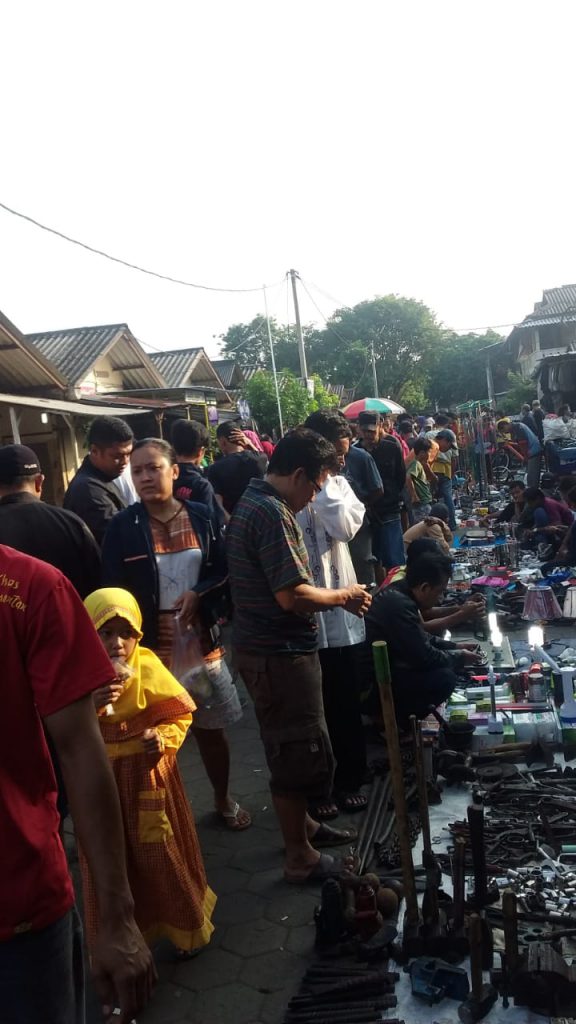 Pasar Kaget Notoharjo