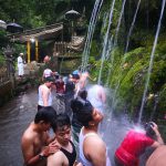 Ritual Melukat di Pura Tirta Sudamala, Sarana Pembersihan Jiwa dari Unsur Negatif