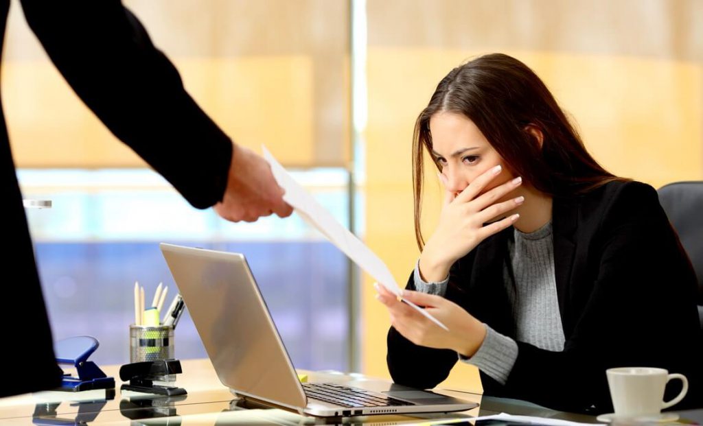 Perlukah Pemberian Penghargaan dan Peringatan Untuk Karyawan?