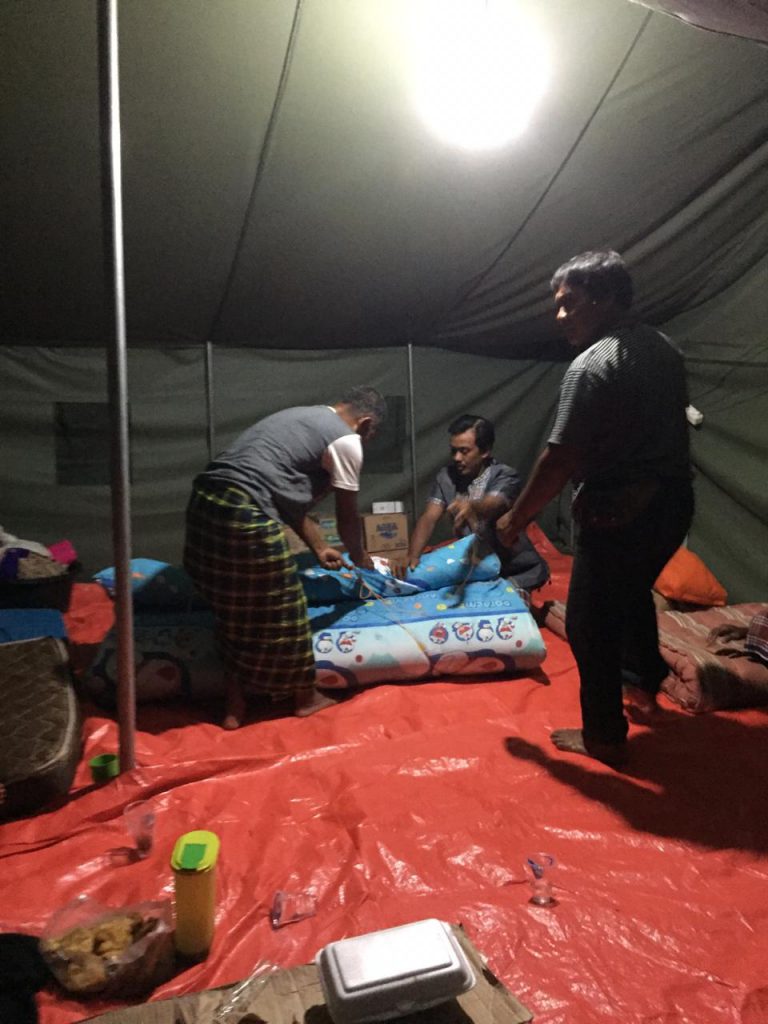 Rumah Warga Miskin Di Lalap Si Jago Merah, Komunitas KNB Berikan Uluran Tangan