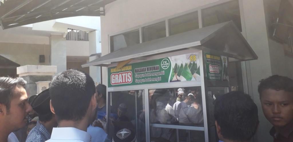 Rombong Barokah Diserbu Jamaah, Konsumsi Gratis Hingga Pelepas Dahaga