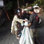 Salurkan Nasi Bungkus Setiap Jumat Malam, Komunitas KNB Konsisten Berbagi untuk Kaum Dhuafa