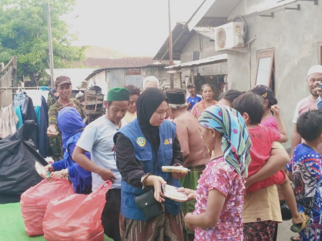 Laznas  Dewan Dakwah Bali Berbagi Nasi untuk Mereka yang Terpinggirkan