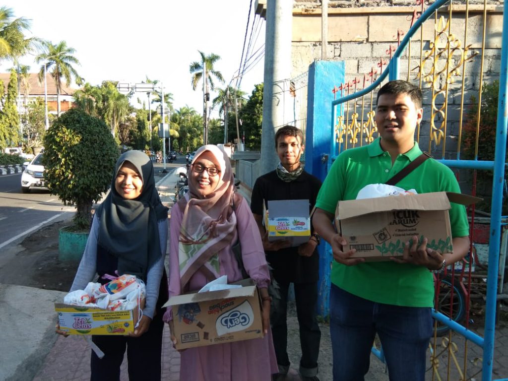 Komunitas Mata Kita Bali Adakan Takjil On The Road