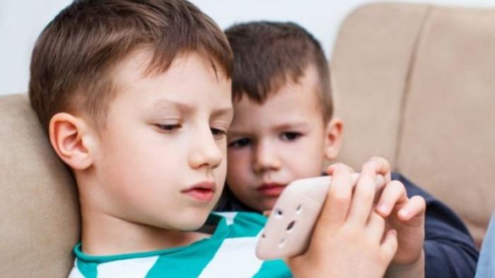 Waspadai Pengaruh Kecanduan Daring Terhadap Kondisi Kejiwaan Anak