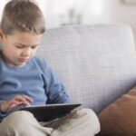 Bahaya Gadget Pada Anak Usia Dini