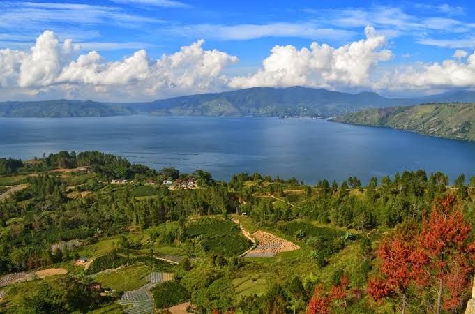 Wisata Halal di kawasan Danau Toba
