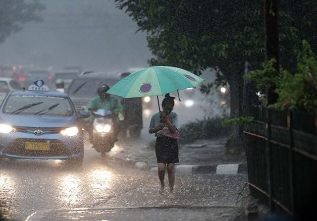 10 Tips Menghadapi Musim Hujan Agar Tetap Sehat