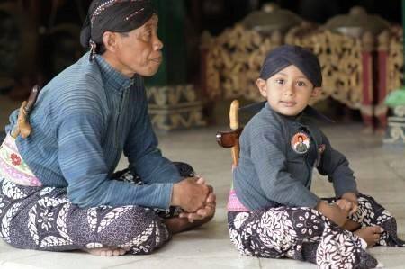 Sekelumit tentang Tembung Seroja